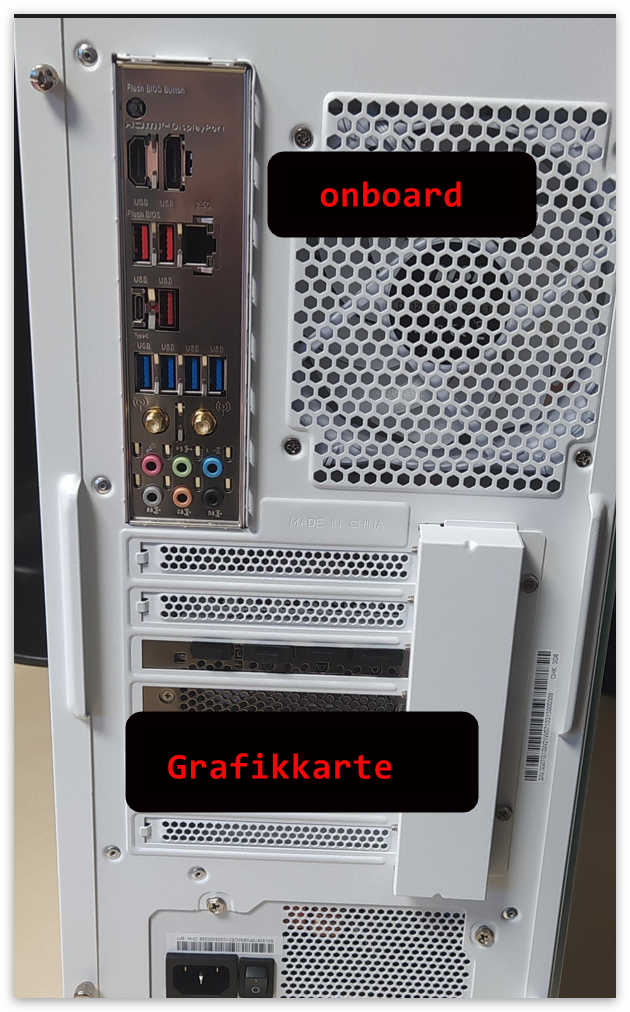 die Anschlüsse der Grafikkarte befinden sich weiter unten